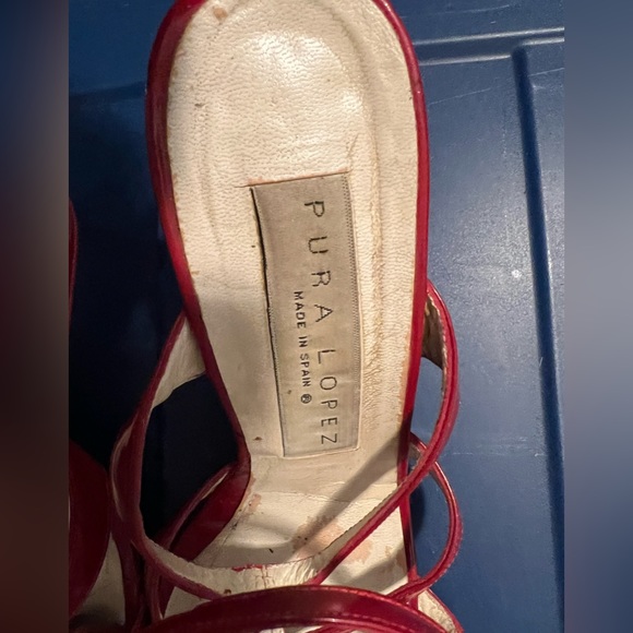 Sassy red scrappy 3.5 in. heels by Pura Lopez. Size 8b. - Picture 3 of 4